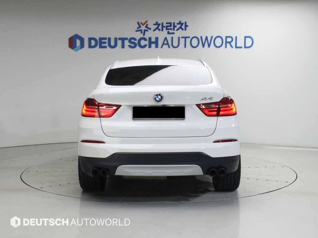 BMW X4 — photo 04