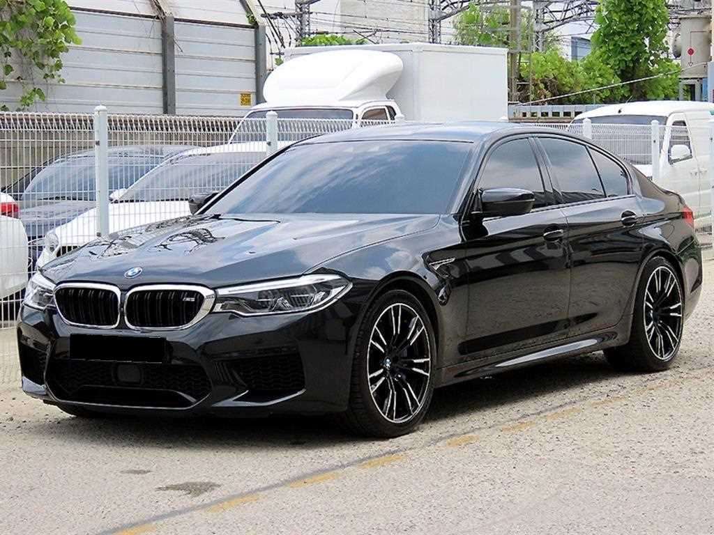 BMW M5 — photo 02