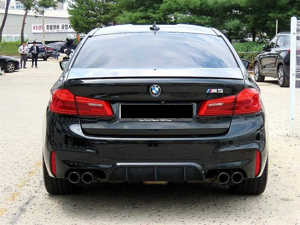 BMW M5 — photo 04