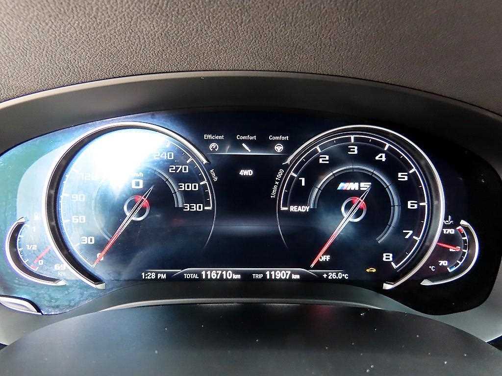 BMW M5 — photo 09
