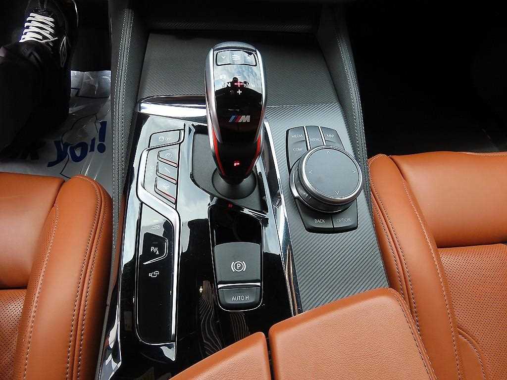 BMW M5 — photo 11