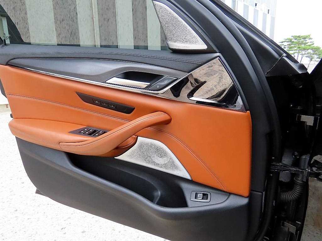 BMW M5 — photo 12