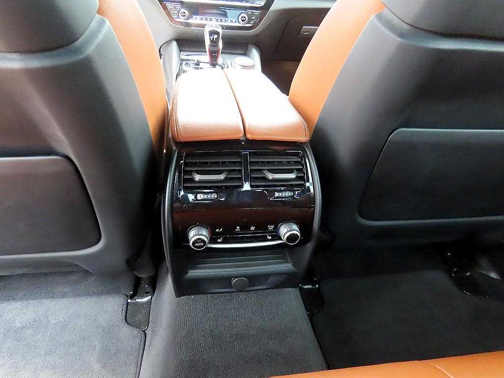 BMW M5 — photo 16