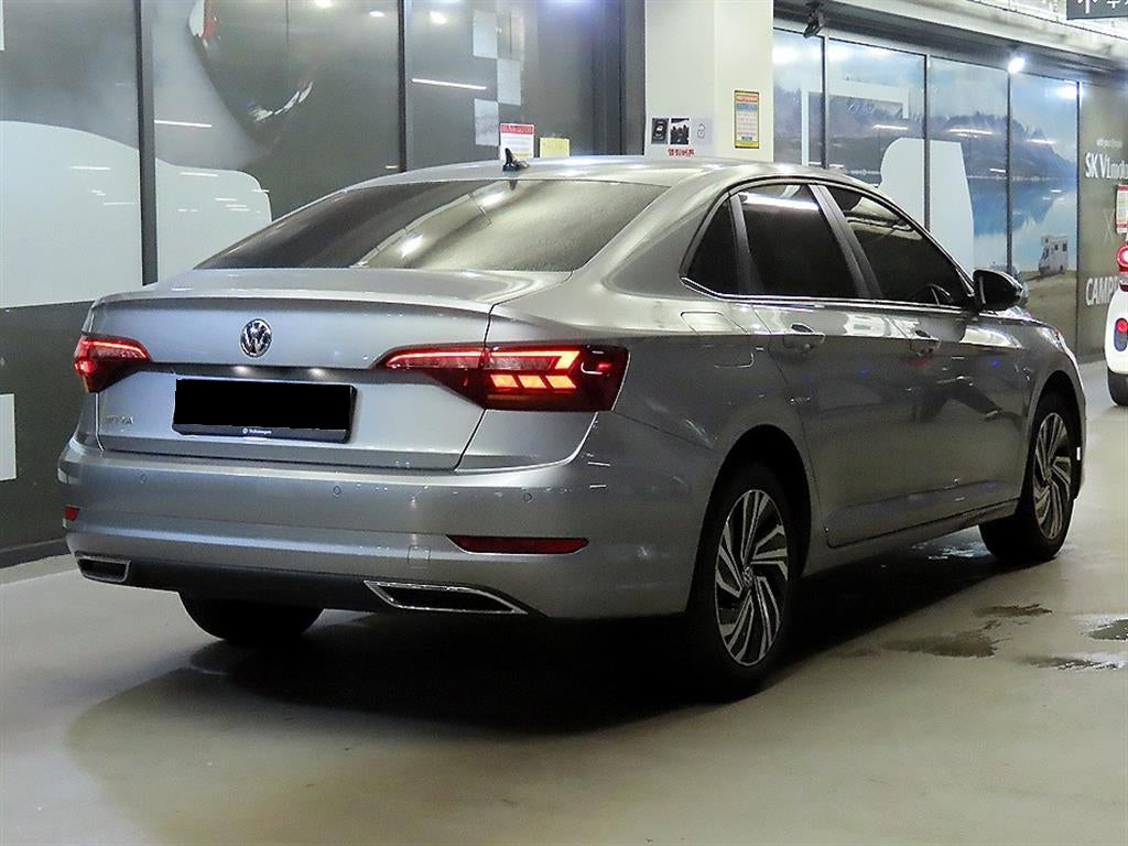 Volkswagen Jetta — photo 04