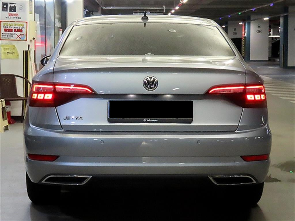 Volkswagen Jetta — photo 05