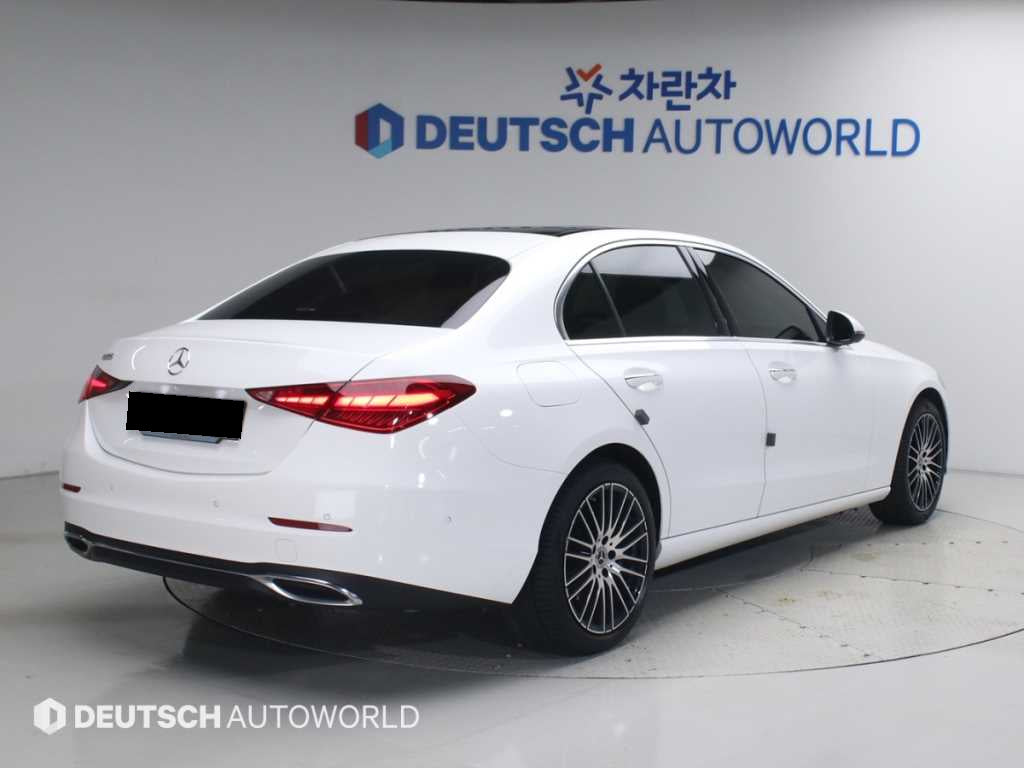 Mercedes-Benz C-Class — photo 02