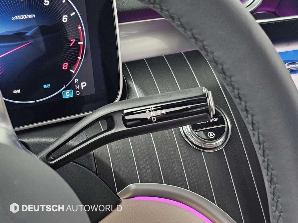 Mercedes-Benz C-Class — photo 09