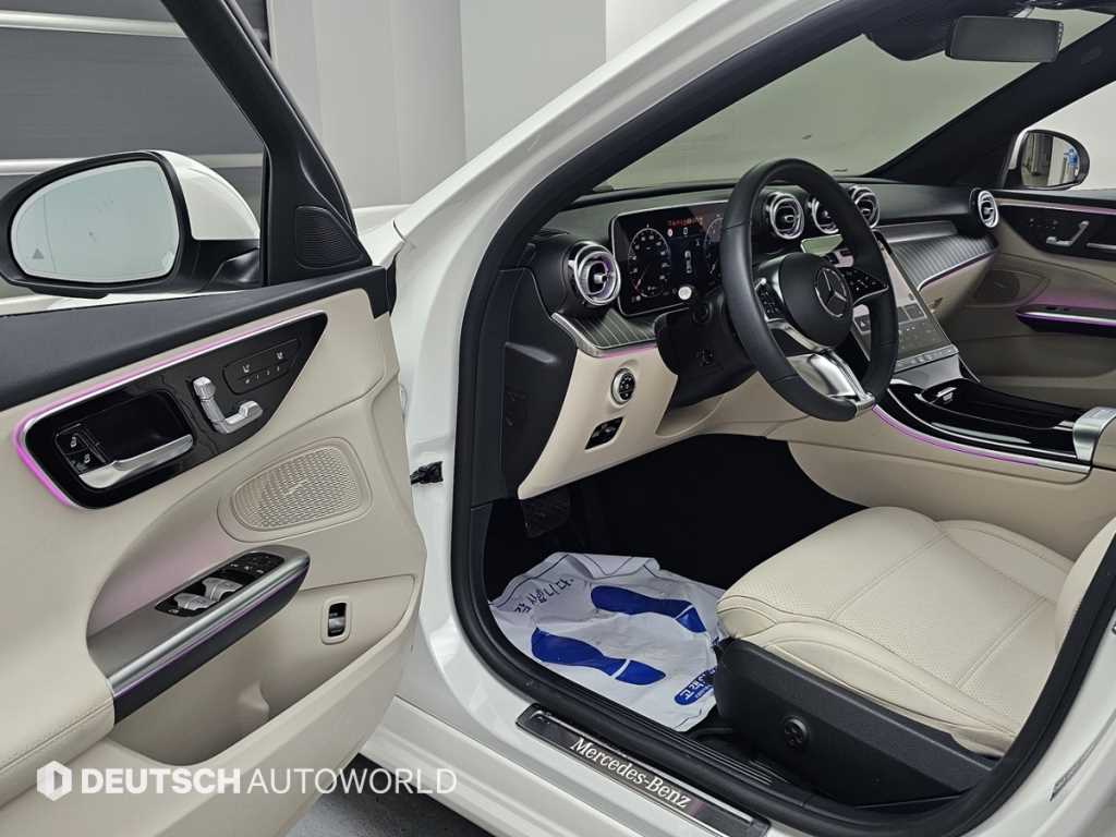 Mercedes-Benz C-Class — photo 11