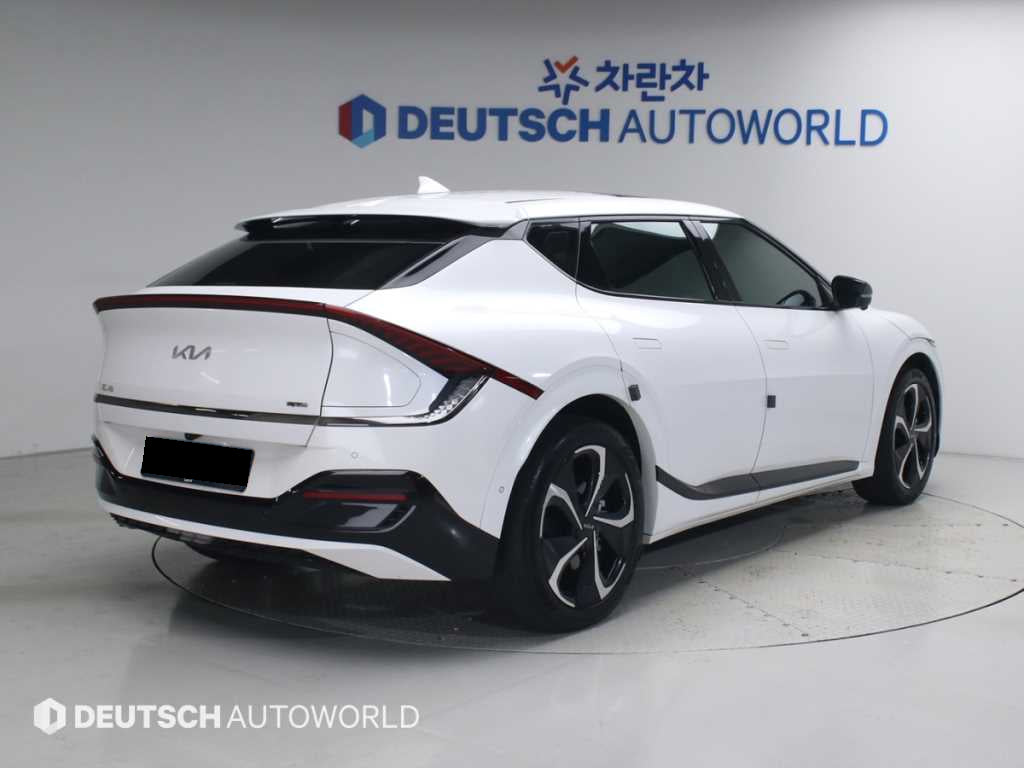 Kia EV6 — photo 02