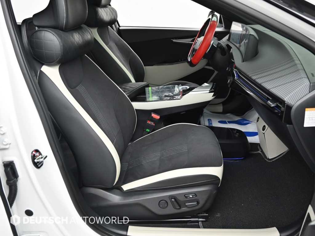 Kia EV6 — photo 10