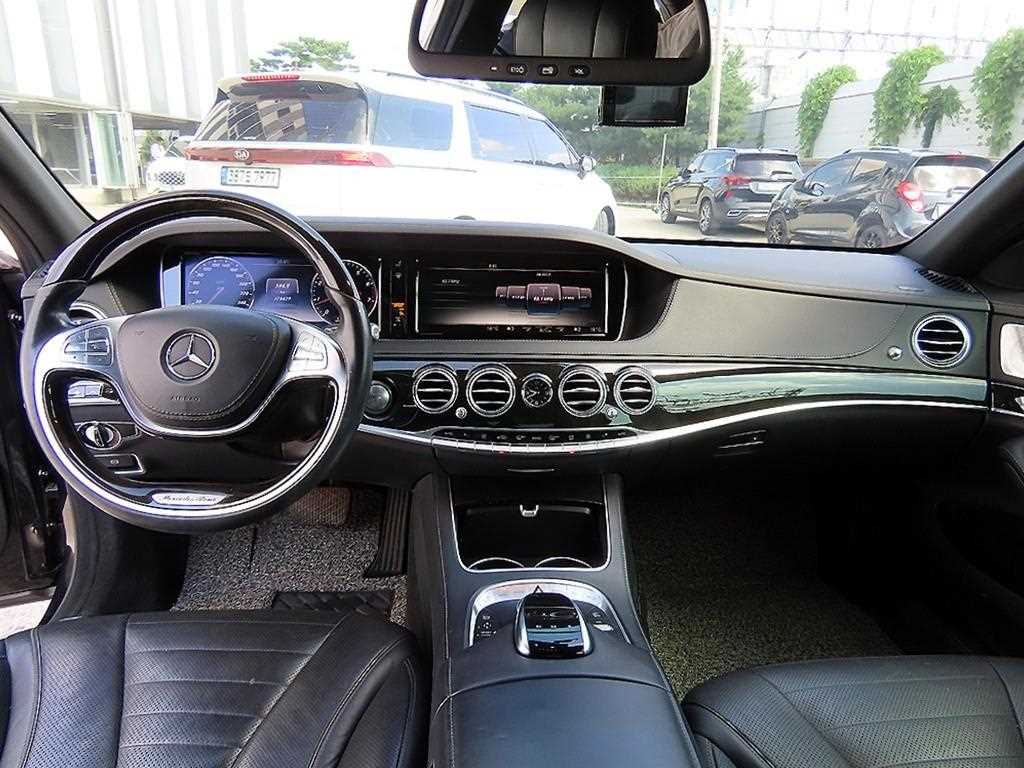Mercedes-Benz S-Class — photo 07