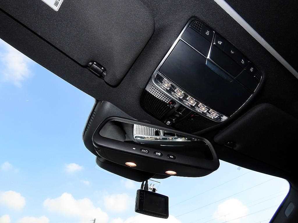 Mercedes-Benz S-Class — photo 14