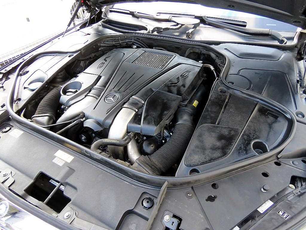 Mercedes-Benz S-Class — photo 19