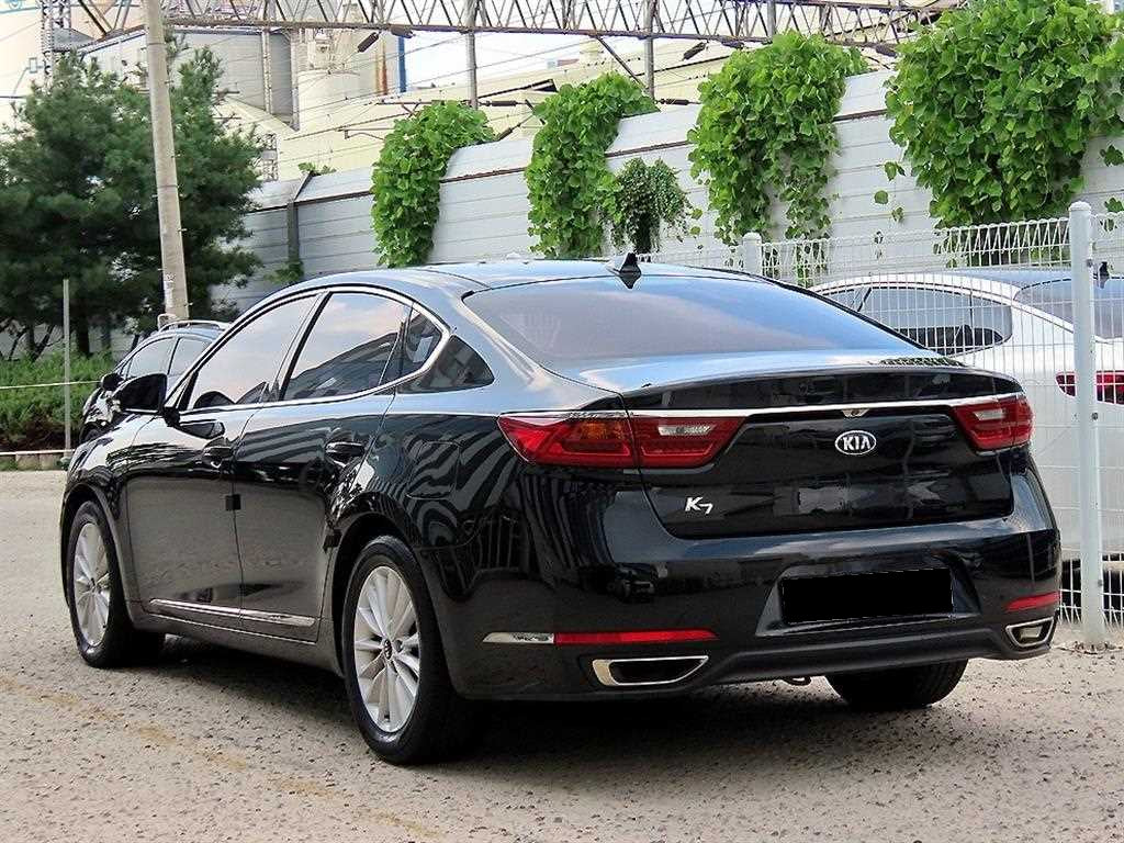 Kia K7 — photo 03