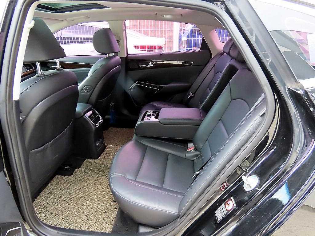 Kia K7 — photo 06