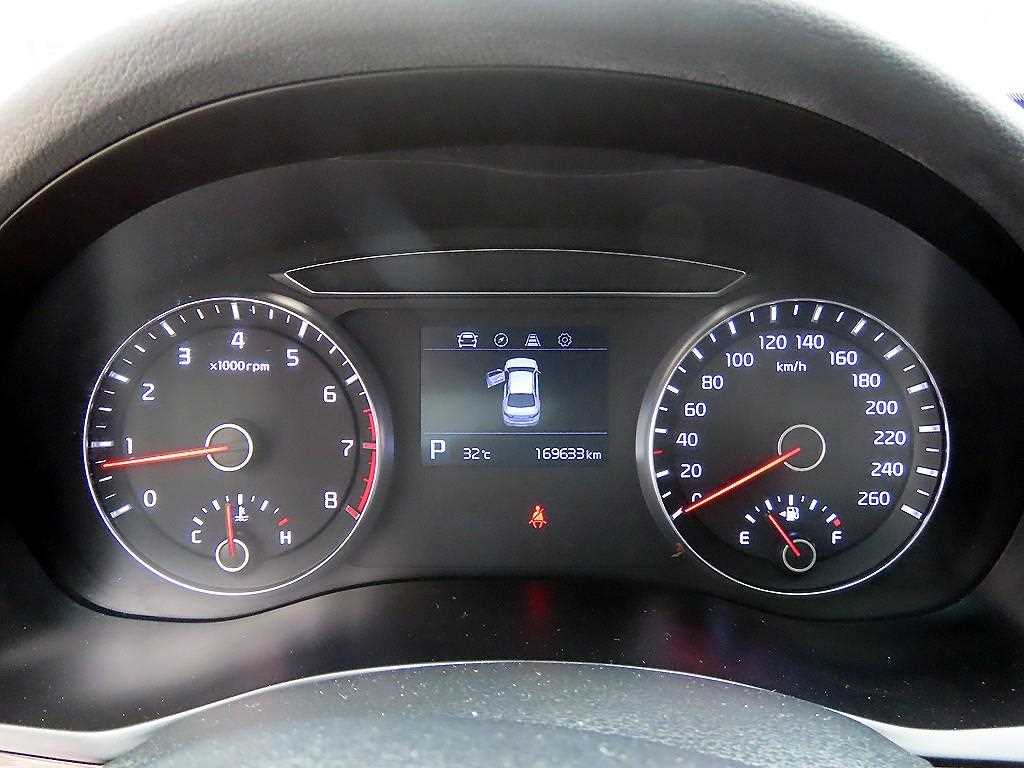 Kia K7 — photo 09