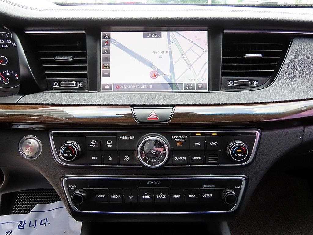 Kia K7 — photo 13