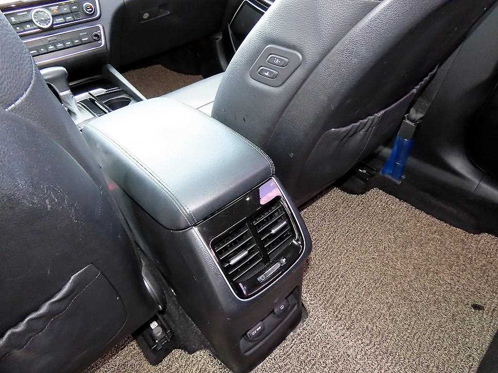 Kia K7 — photo 15
