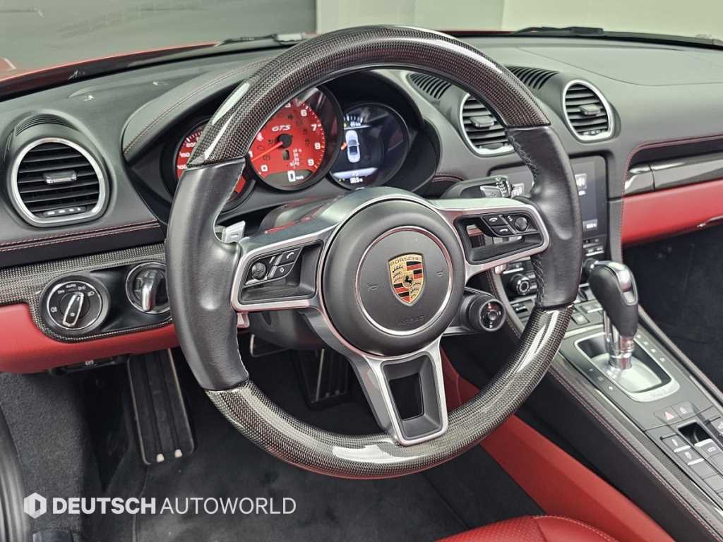 Porsche 718 — photo 13