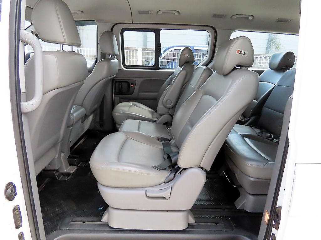 Hyundai Starex — photo 06