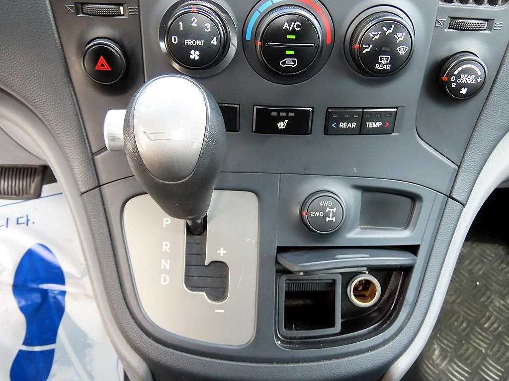 Hyundai Starex — photo 11