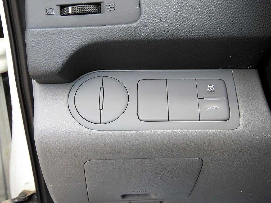 Hyundai Starex — photo 13