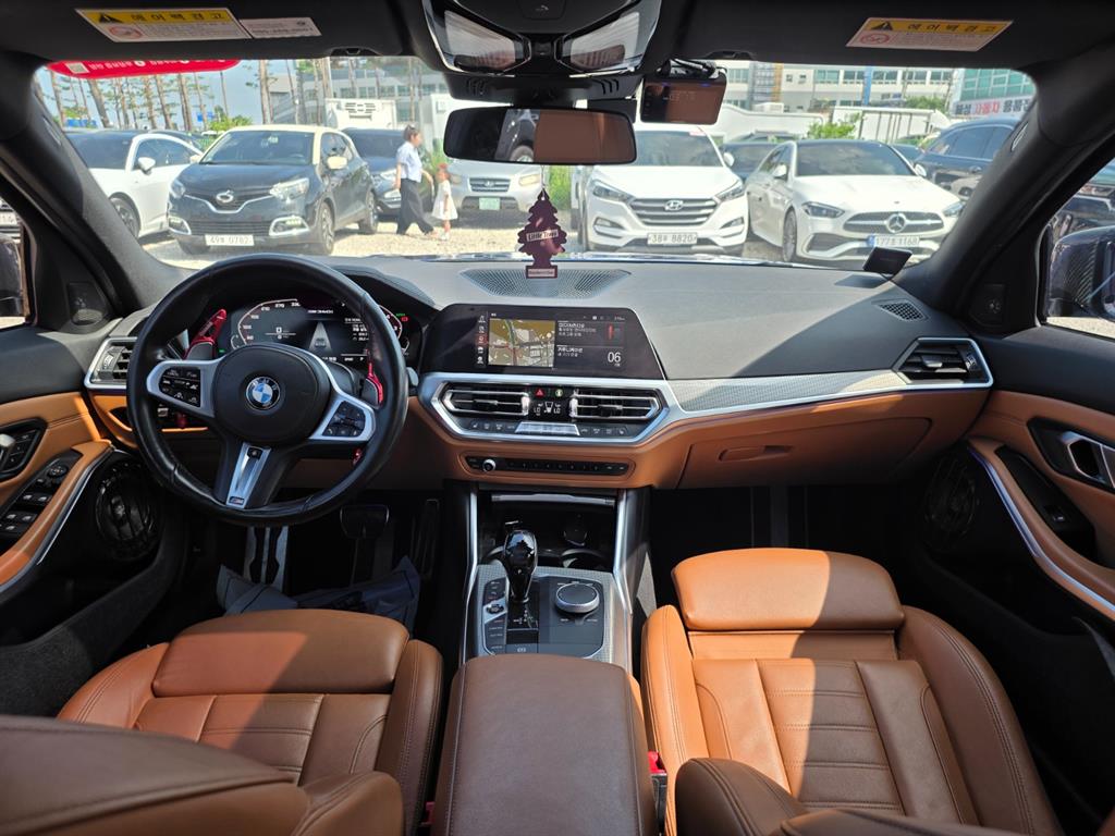 BMW 3-Series — photo 10