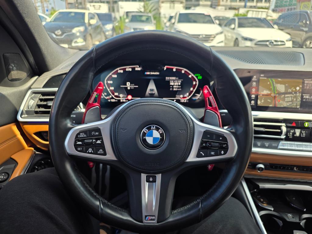 BMW 3-Series — photo 11
