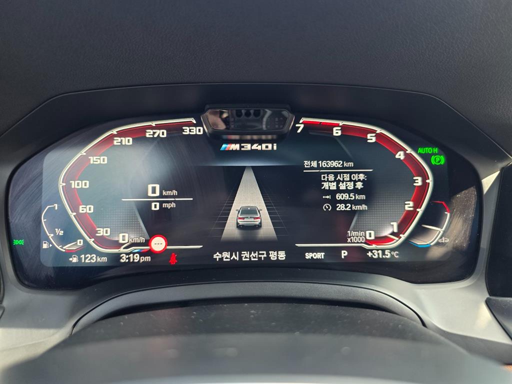 BMW 3-Series — photo 12