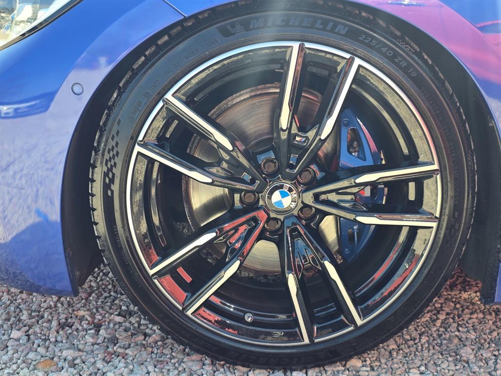 BMW 3-Series — photo 18
