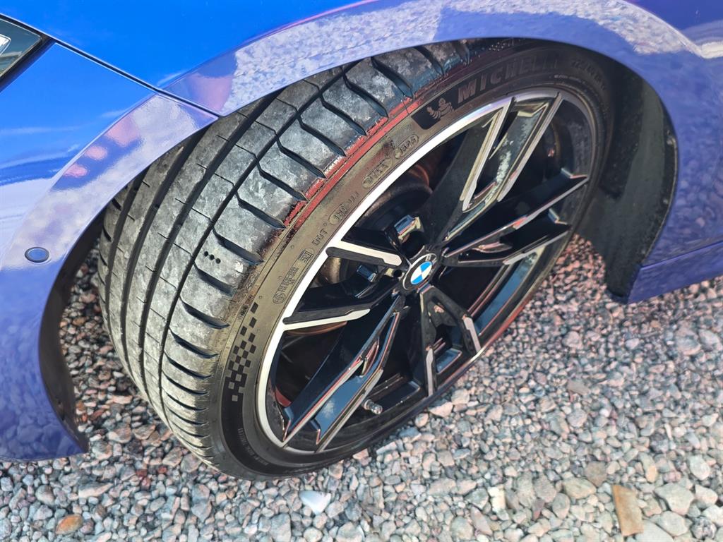 BMW 3-Series — photo 19