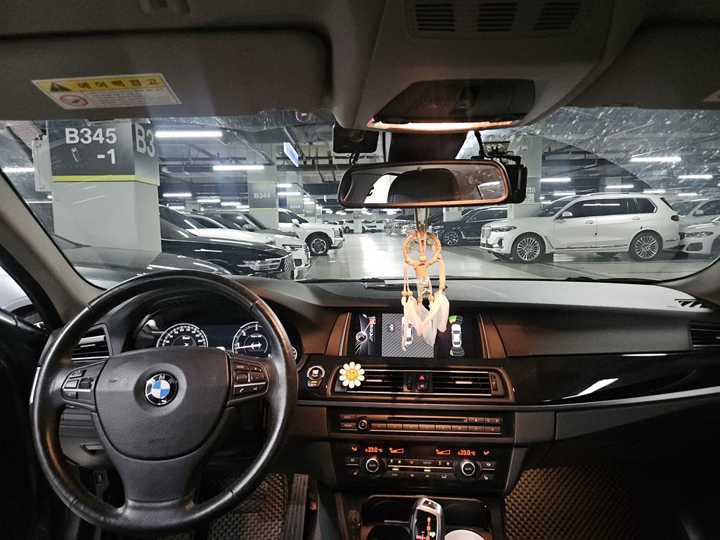 BMW 5-Series — photo 05