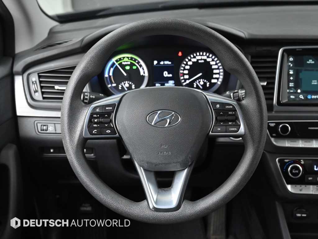 Hyundai Sonata — photo 13