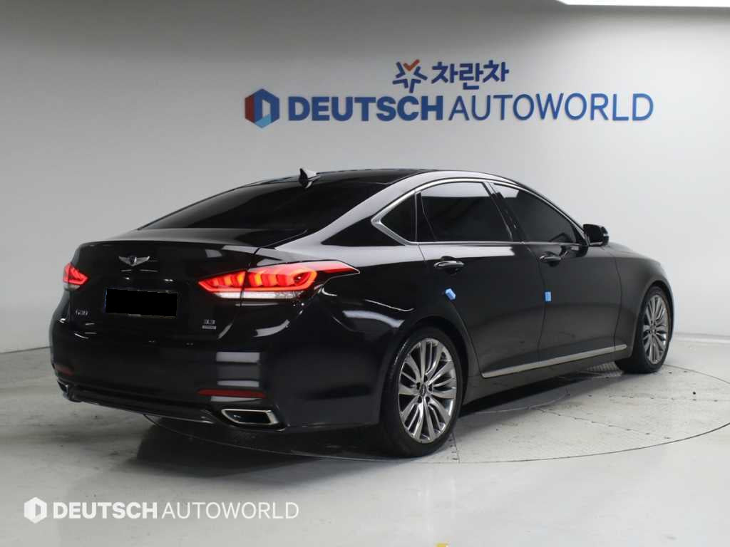 Genesis G80 — photo 02