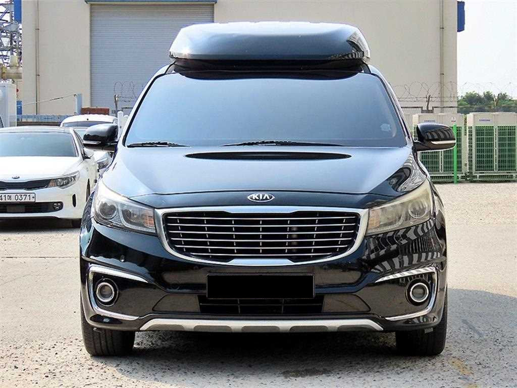Kia Carnival — photo 01