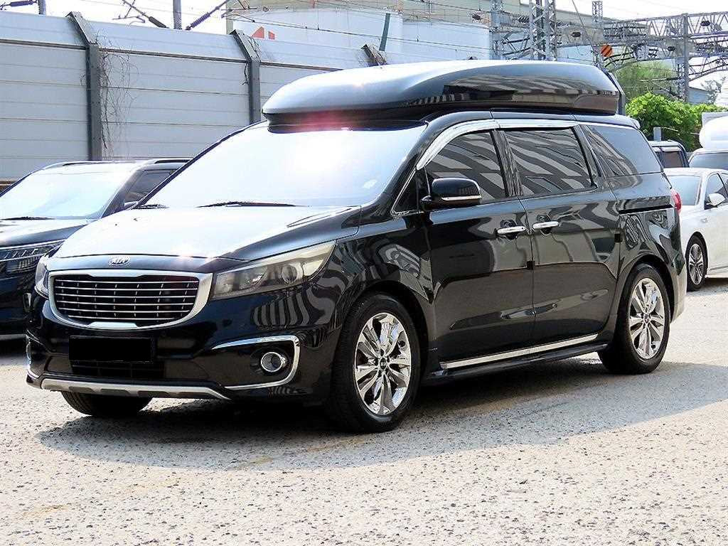 Kia Carnival — photo 02