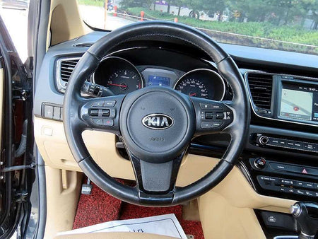 Kia Carnival — photo 09