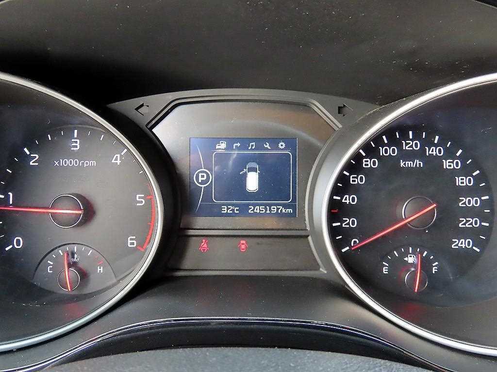 Kia Carnival — photo 10
