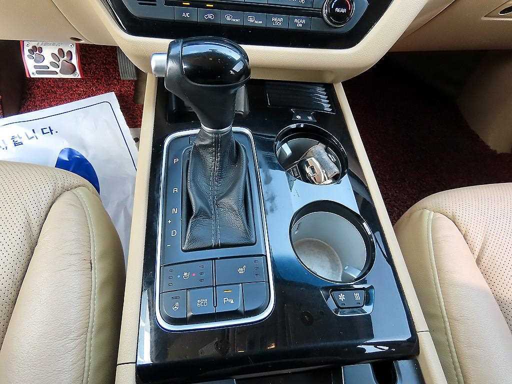 Kia Carnival — photo 11