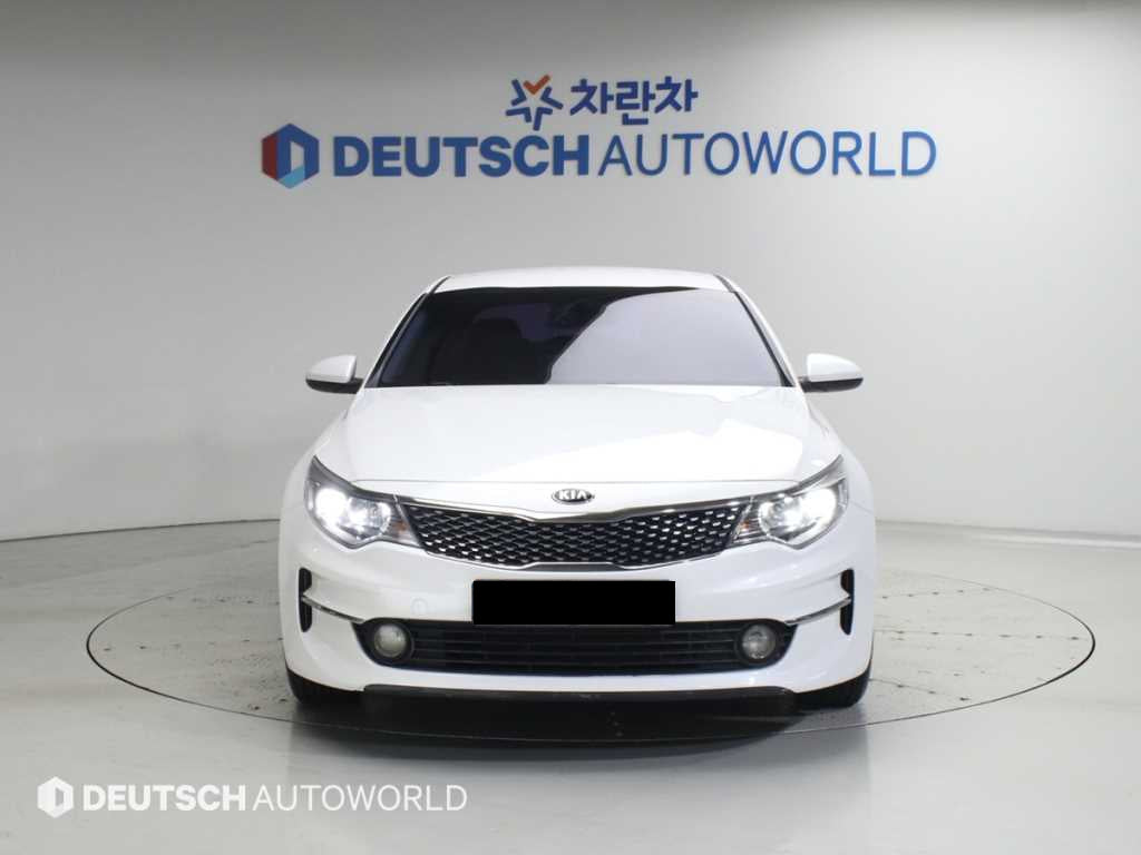Kia K5 — photo 03