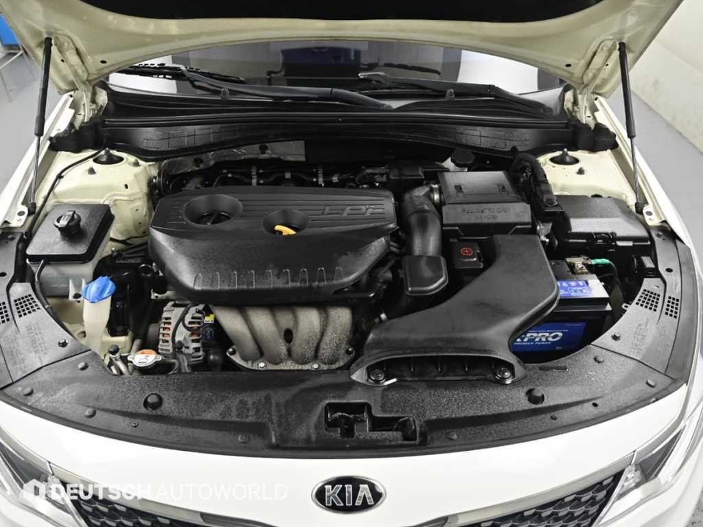 Kia K5 — photo 06