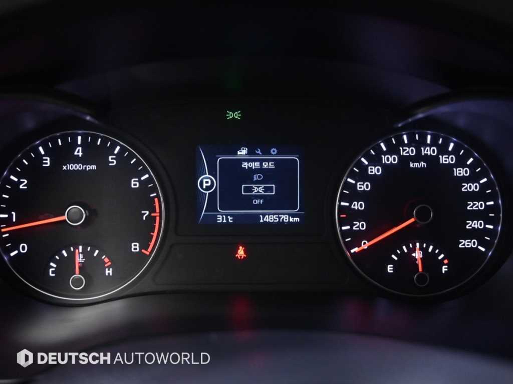 Kia K5 — photo 08