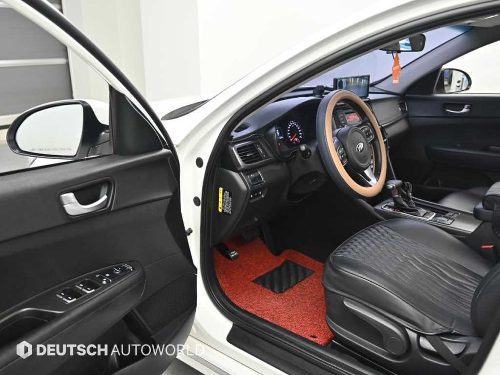 Kia K5 — photo 11