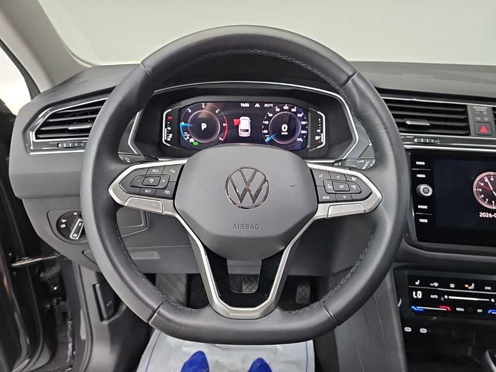 Volkswagen Tiguan — photo 09