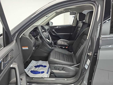 Volkswagen Tiguan — photo 11
