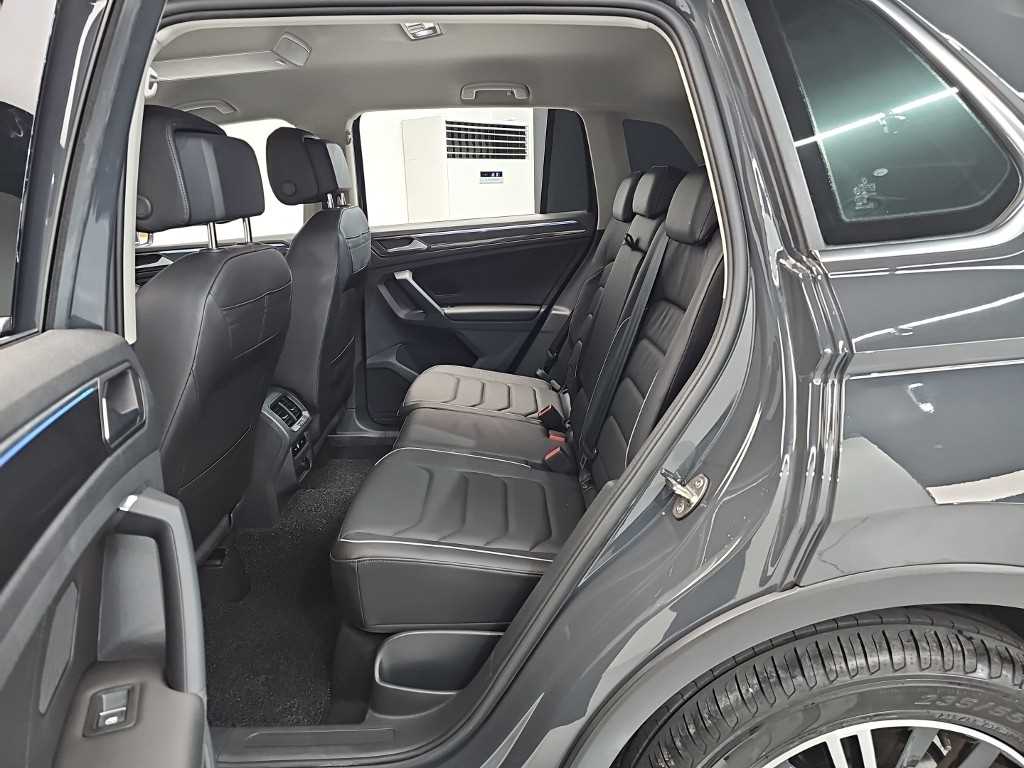 Volkswagen Tiguan — photo 12