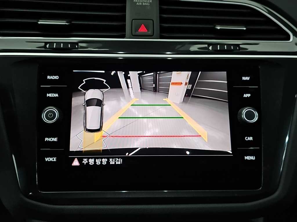 Volkswagen Tiguan — photo 14