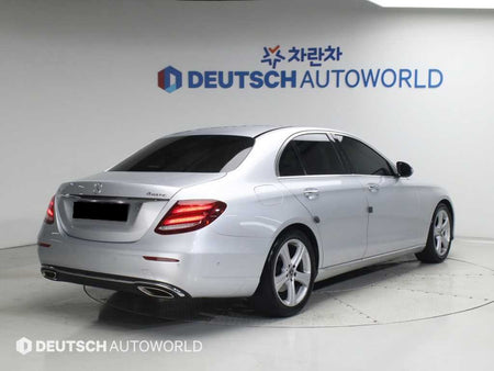 Mercedes-Benz E-Class — photo 02