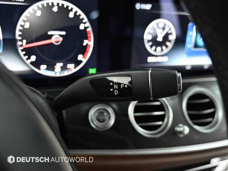 Mercedes-Benz E-Class — photo 09