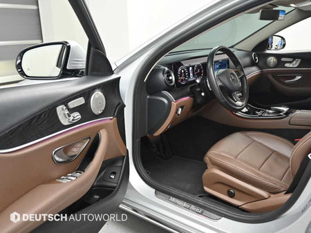 Mercedes-Benz E-Class — photo 11